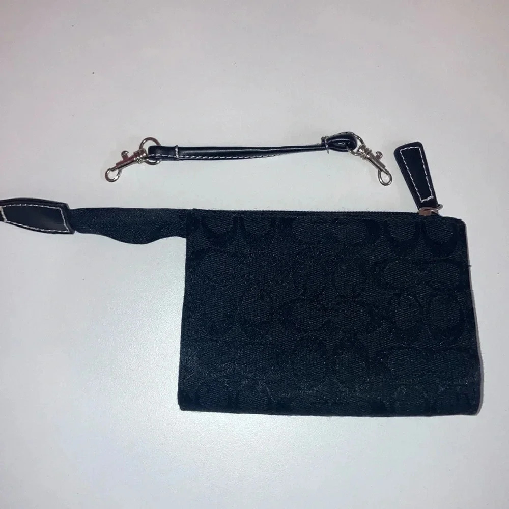 Black fashion small wrist wallet with removable strap Preloved